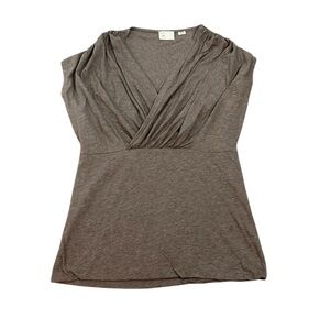 Postmark Anthropologie Heather Brown Faux V-Neck Fitted T-shirt Womens Sz XS